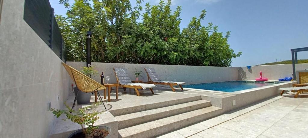 Apartments Belic With Pool Jelsa  Kültér fotó