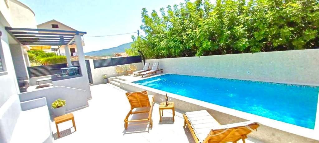 Apartments Belic With Pool Jelsa  Kültér fotó